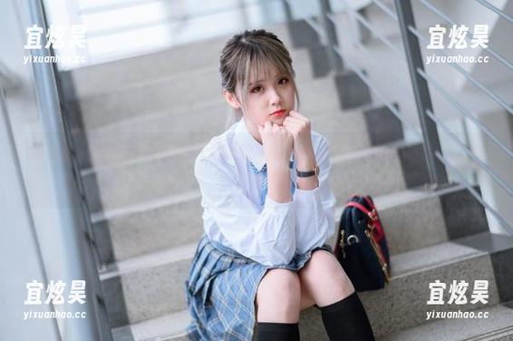 Akisoso秋楚楚 伊利雅美游:Akisoso秋楚楚的写真作品集,透过镜头感受她的每一次心跳。