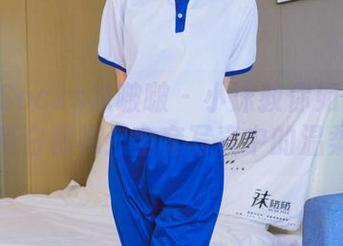 BoBoSocks袜啵啵 - 小沫教你如何穿一双短筒白棉袜：全套写真中的温柔套路