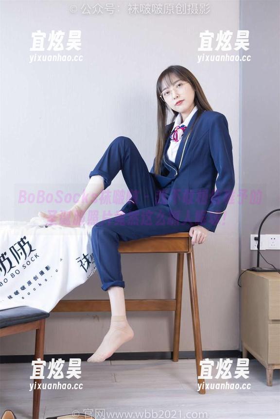 BoBoSocks袜啵啵-稚予 BoBoSocks袜啵啵 - 我不敢相信稚予的圣诞服照片竟然这么抓人眼球!