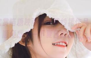 免费欣赏喵糖映画的吊带纱裙作品，还能顺便感受一下夏日的清凉！