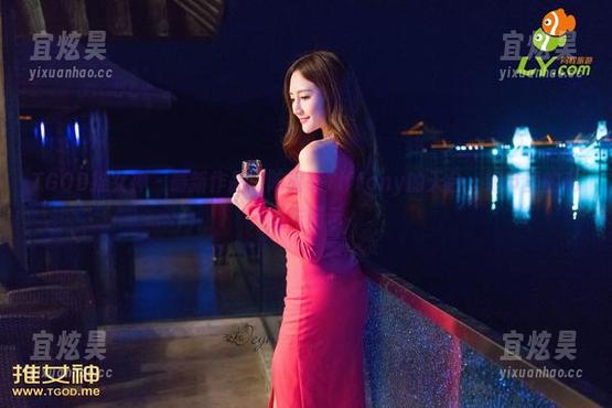 TGOD推女神-陈嘉嘉Tiffany TGOD推女神 - 最新作品:陈嘉嘉Tiffany的天台,细节里的私语与暗示