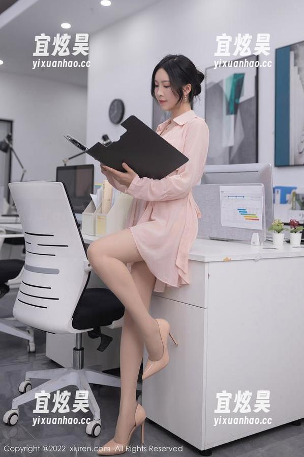 Xiuren秀人网 - Jennifer小若的兔女郎新写真，图片更新让人心动不已！