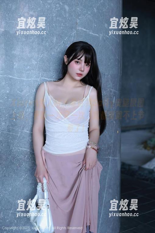 Xiuren秀人网-夏诗雯Sally Xiuren秀人网 - 夏诗雯Sally美腿原图上线,更新一次又一次,我都要跟不上节奏了!