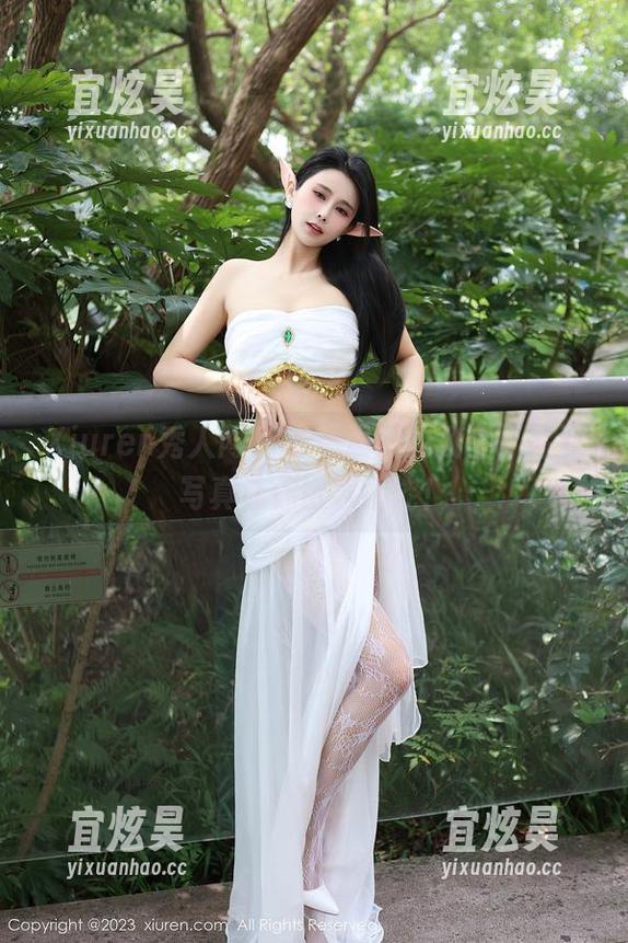 Xiuren秀人网-杨晨晨 Xiuren秀人网 - 在杨晨晨的教室,高清写真让你欲罢不能!