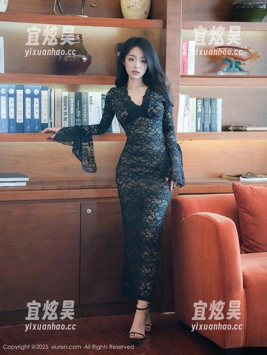 Xiuren秀人网-林文文yooki Xiuren秀人网 - 连衣裙与林文文yooki:在高清写真中,时尚发光的绝密配方!