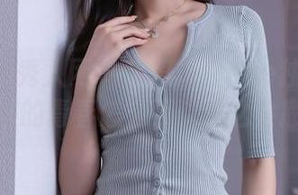 Xiuren秀人网 - 萌琪琪Irene独家套图：女孩的青春怎么可以这么会撒娇？