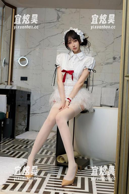 Xiuren秀人网-鱼子酱Fish Xiuren秀人网 - 鱼子酱Fish的图库漫游:牛仔裤美腿的分享之旅,快来围观!