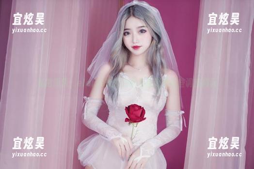 eloise软软 私拍趣事:eloise软软和暮色荆棘的那些调皮瞬间