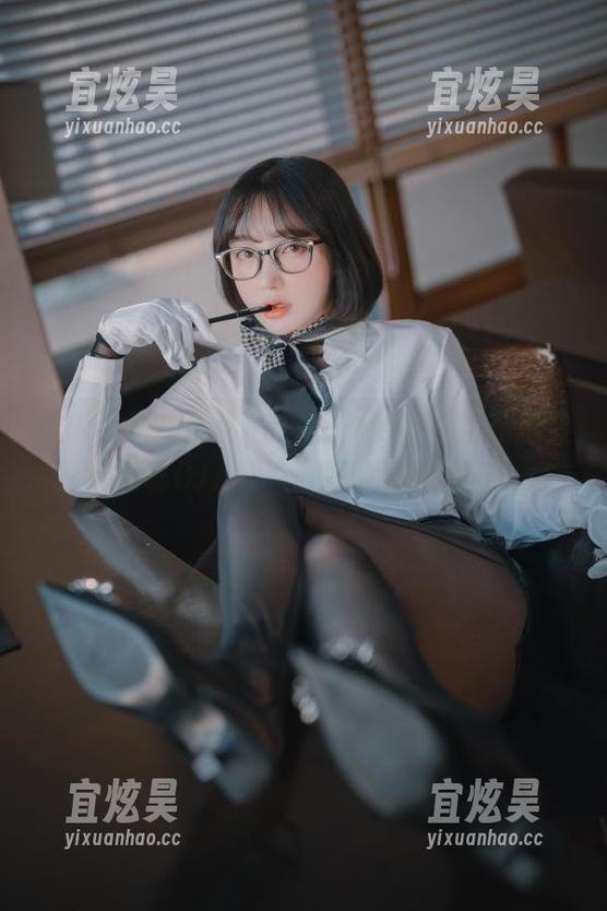 yeeun孙乐乐 从未见过的比基尼:yeeun孙乐乐私拍资源揭秘DJAWA假期的最佳姿势!