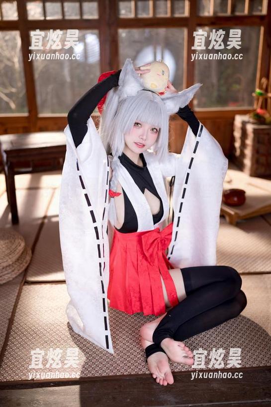 九柒喵 在九柒喵的棉袜里,一起感受那些写真里的悸动吧
