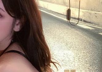 微密圈 - 于芷晴全套白色写真，看看她是怎么把‘白’玩得溜的！