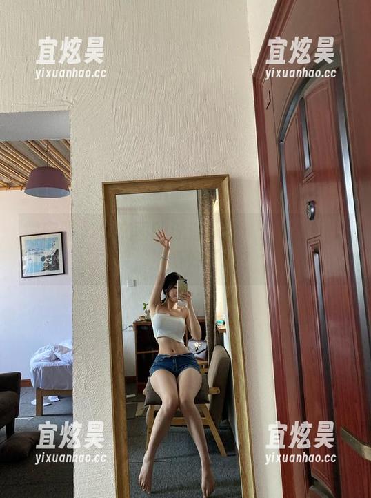 微密圈 - 你文茜的泳池探险：最新套图上架，准备好了吗？