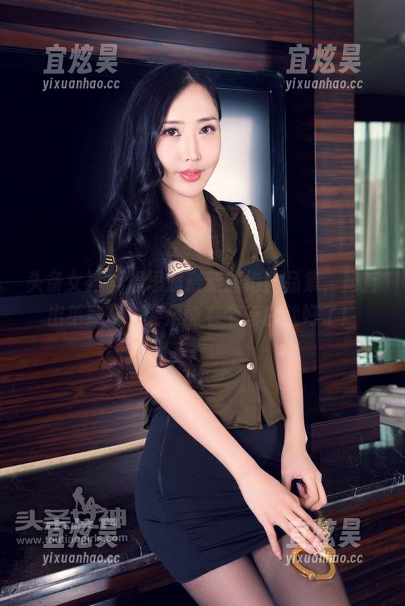 头条女神-周思超 头条女神 - 周思超最新旗袍作品集,简直出乎意料,要是能有个旁白就好了!