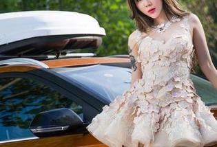头条女神 - 私拍瞬间：杨漫妮baby把职业装穿出新高度，套图直击心灵