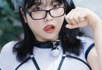 潜入宋哈娜(송하나)的BLUECAKE圣诞公仔世界：别问我在干嘛