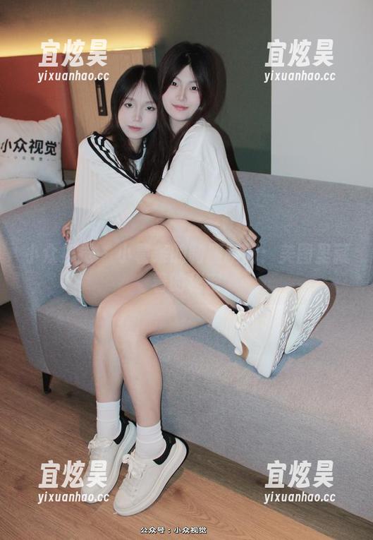 小众视觉-小薯条 小众视觉 - 小薯条的制服瞬间:美图里藏着的秘密
