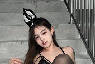 微密圈 - 高清写真，带你深入小优优子与她的双人世界