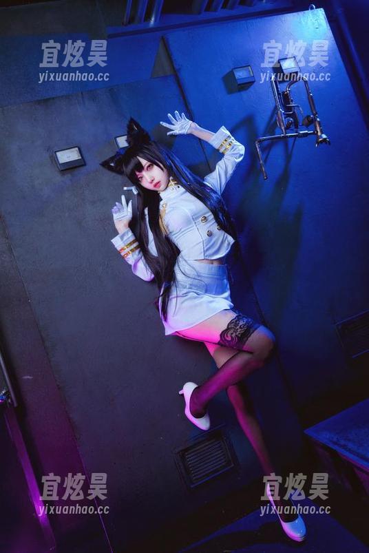 黑色“小鹿鹿shika”，最新写真曝光，图片里的微妙氛围让人想入非非！