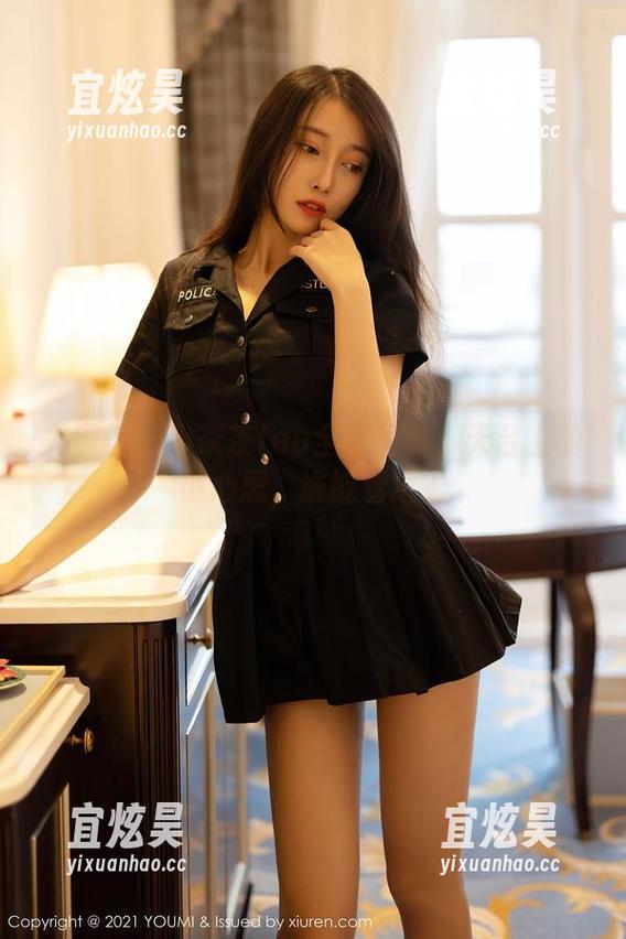 尤蜜荟-小茶茶tea 尤蜜荟 - 小茶茶tea全套写真:天台上的小心思,谁能看透?