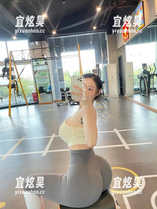 左公子666 微密圈 - 私房日记:左公子666和她的吊带奇遇合集