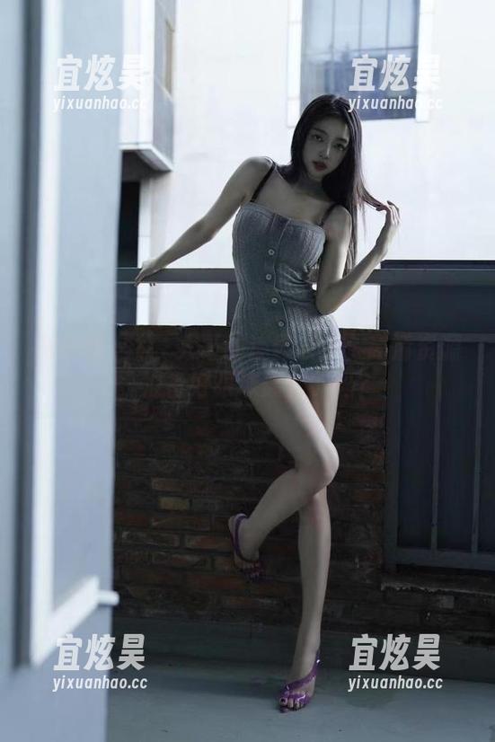 徐珺大哥 微密圈 - 徐珺大哥的连体衣秀:高清资源,准备好眼球轰炸了吗?