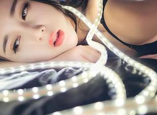推女神 - 在王婉悠的天空下：女孩图包下载，分享生活的诗意