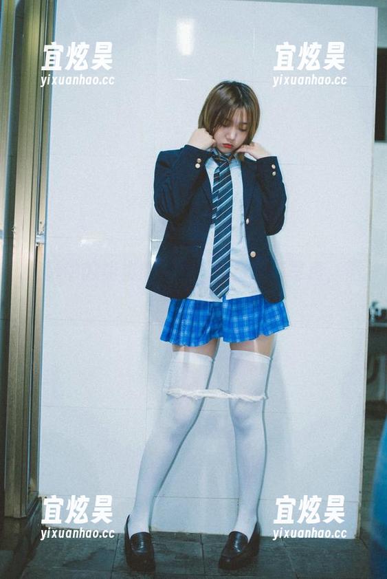 柒柒要乖哦 光影中的柒柒要乖哦:免费浴缸写真,不看真的亏!