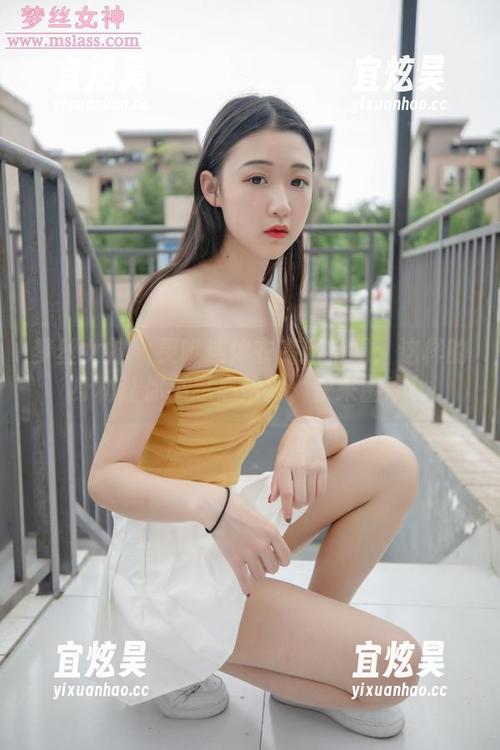 梦丝女神-灵唯 梦丝女神 - 灵唯连体衣高清特辑:这样的身材让你不忍心抬头,快来围观!