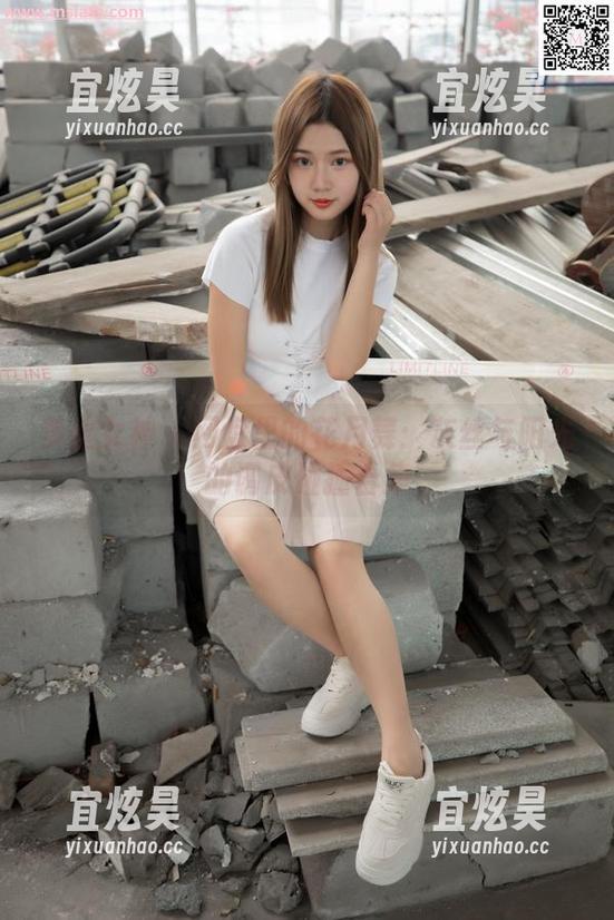 梦丝女神-花月舞 梦丝女神 - 网盘里的花月舞:灰丝与阳光的调皮碰撞合集
