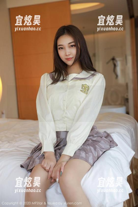 模范学院-苏西-susie 模范学院 - 那双美丽的脚——苏西-susie的美脚合集,照亮了整个夏天,也许你会想给自己涂个指甲油!