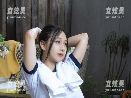 浅安安 浅安安与她的黑胶带:别样的美图冒险之旅!