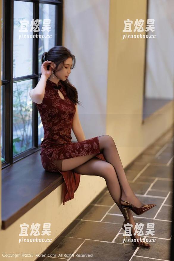秀人网-李佳芮Cherie 秀人网 - 翻开李佳芮Cherie的私房原图,秘密悄然浮现,我的心情跟着她起伏。