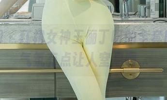 秀人网 - 红裙女神王俪丁呀的全套图片，气氛有点让人窒息啊...