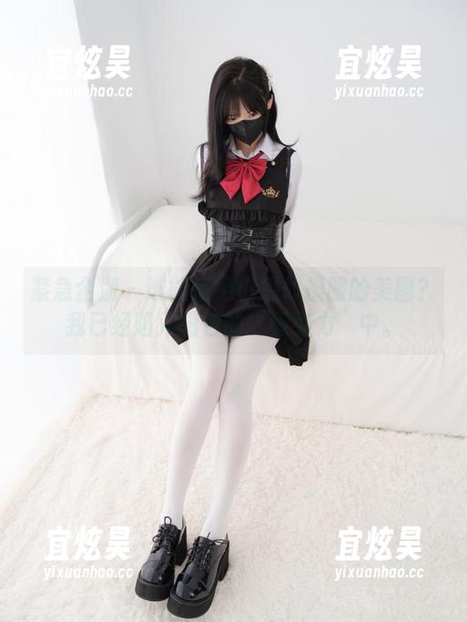 紧急企划-小恩 紧急企划 - 谁能拒绝小恩体操服的美图?我已经陷入图包的“吸引力”中。