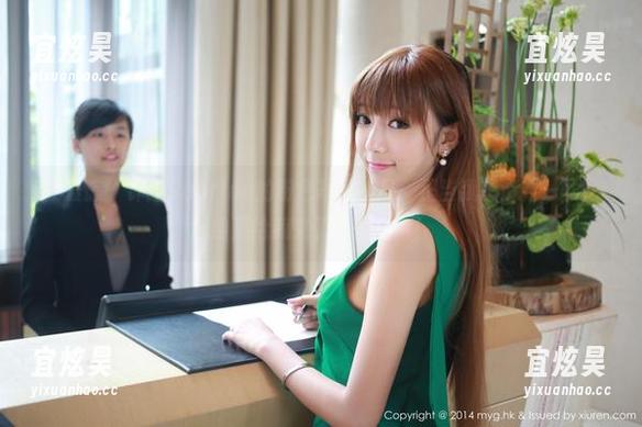 美媛馆-许诺Sabrina 美媛馆 - 许诺Sabrina的粉色写真作品:正当我想清新一下,结果给我来了一盆童话!