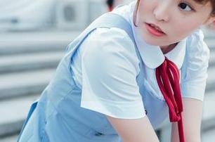 菠萝社 - 猫九酱Sakura的女孩写真，那个眼神！真是让我一秒沉迷。
