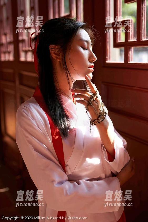 蜜桃社-杏子 蜜桃社 - 杏子泳池全集,原图都在这里,趁着夏天,不看可惜!
