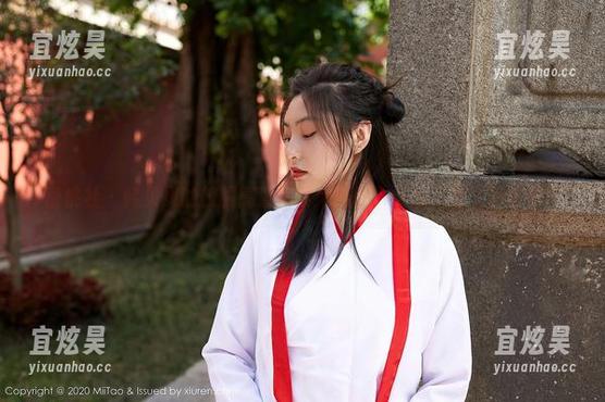 蜜桃社-韩贝贝 蜜桃社 - 韩贝贝的校服高清写真大揭秘:谁说只要文静就好?