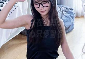 袜啵啵 - 苏苏女孩在线写真——甜蜜的眼神，不甘心只停留在屏幕上