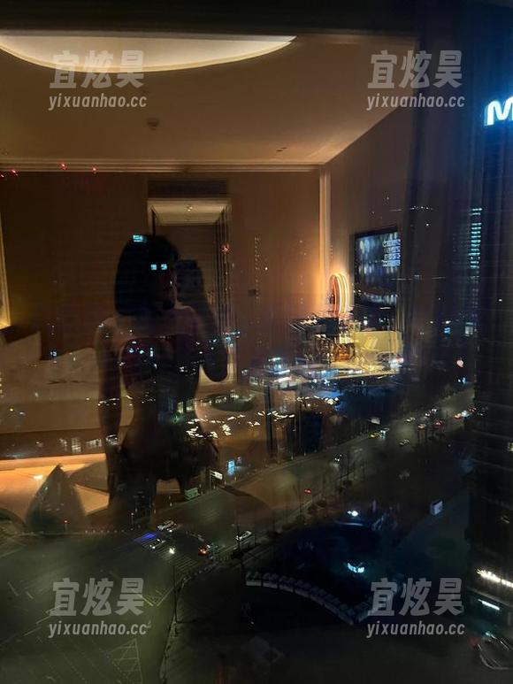 詹詹 微密圈 - 詹詹空姐,原图下载中,柔和与力量并存!