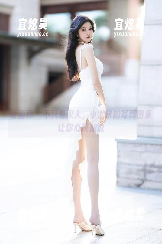 语画界-小尤奈 语画界 - 不只是双人,小尤奈的写真图集让你心跳加速