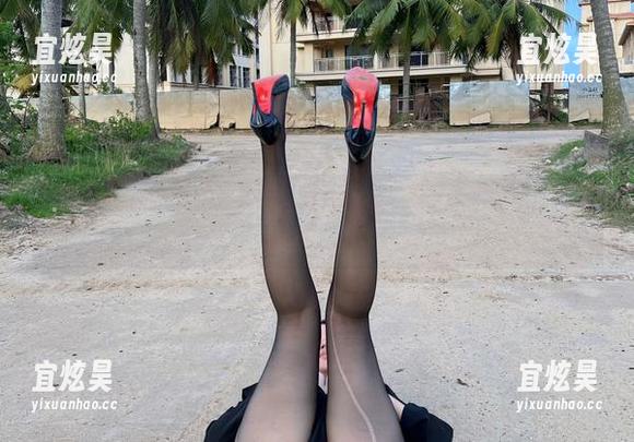 迷人的五姨太 微密圈 - 图集里的迷人的五姨太:无圣光下的招牌动作反转游戏