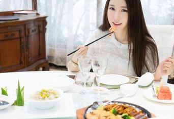 魅妍社 - 短裙与阳光的约会——解锁杨晨晨sugar全套图集！