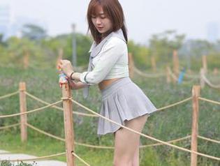 魔镜街拍 - 婷婷的粉裙魔法：销售主管的日常美图里藏着什么秘密？